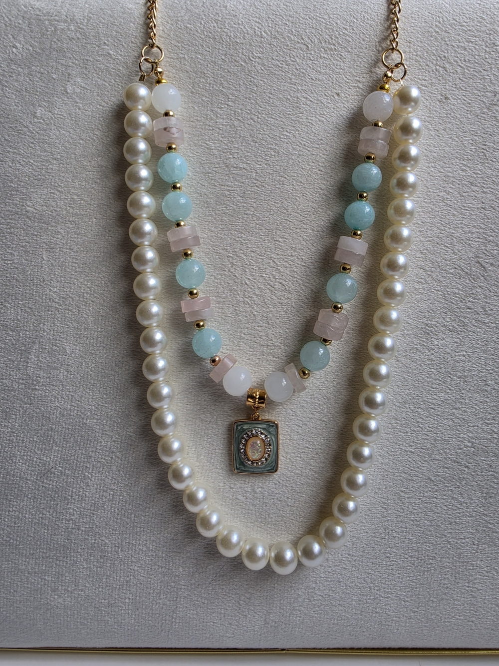 Elegant Mint & Pearl Layered Necklace with Pendant - Picture 5 of 6